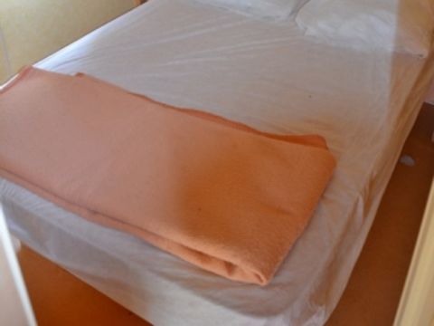 MOBILHOME 4 personnes - Mobil Home A 4P sans sanitaire (+ 15 ans)