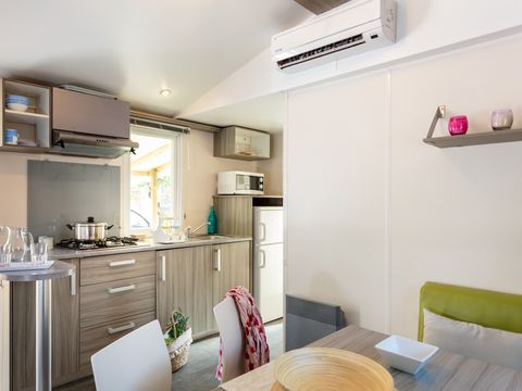 MOBILHOME 6 personnes - Classique | 2 Ch. | 4/6 Pers. | Terrasse surélevée | 1 SDB | Clim.