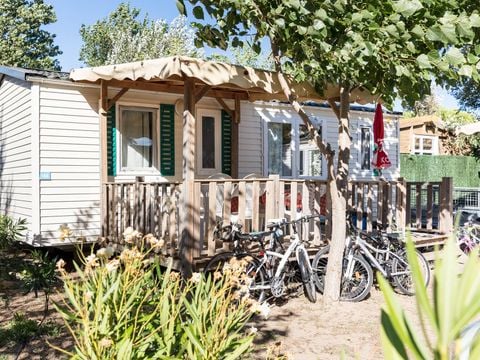 MOBILHOME 4 personnes - Classic | 2 Ch. | 4 Pers. | Terrasse surélevée | 1 SDB | Clim