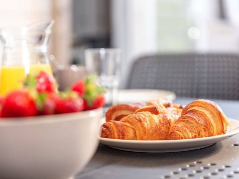 MOBILHOME 4 personnes - Classic | 2 Ch. | 4 Pers. | Terrasse surélevée | 1 SDB | Clim