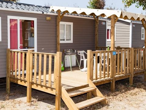 MOBILHOME 5 personnes - Mobil-home | Classic | 3 Ch. | 5 Pers. | Terrasse surélevée | 1 SDB | Clim.