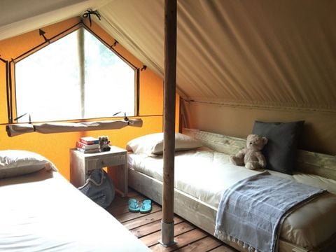 Tente en toile et en bois 6 personnes - Tente Lodge Tendi avec salle de bain