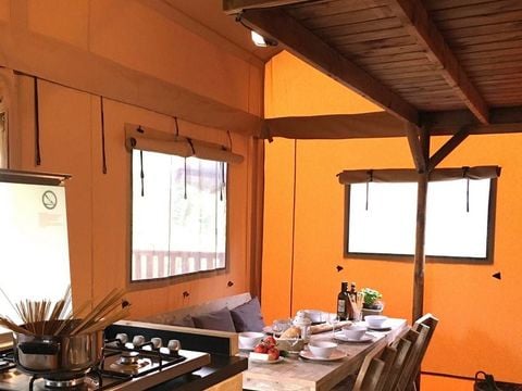 Tente en toile et en bois 4 personnes - Tente Safari Tendi avec salle de bain