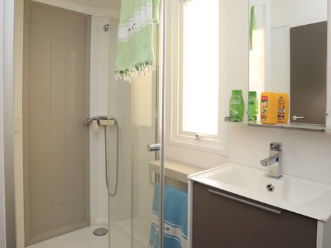 MOBILHOME 8 personnes - COTTAGE TRIBU (Dimanche/Dimanche) MOBILHOME 8 personnes - COTTAGE TRIBU (Dimanche/Dimanche)