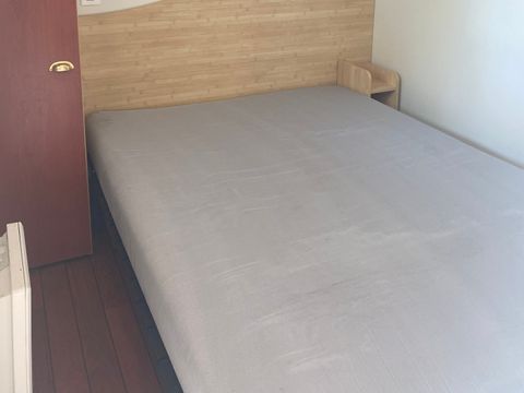MOBILHOME 4 personnes - Standard 27m² dont terrasse 2 chambres + TV