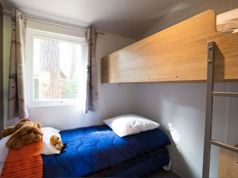 BUNGALOW 4 personnes - CABANE BOIS - 2 chambres (sans sanitaires)