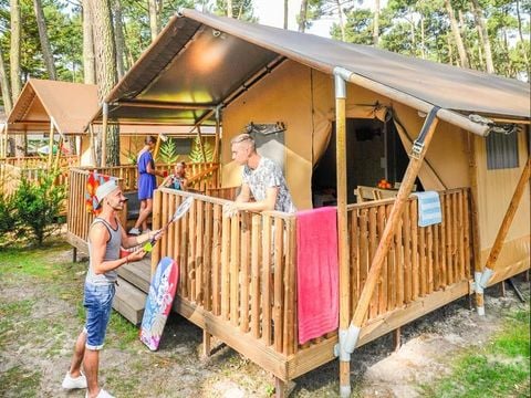 TENTE TOILE ET BOIS 8 personnes - ECOLUXE - 3 chambres