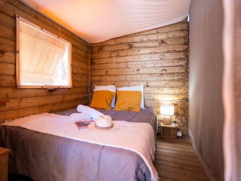 TENTE TOILE ET BOIS 5 personnes - CABANE sur pilotis