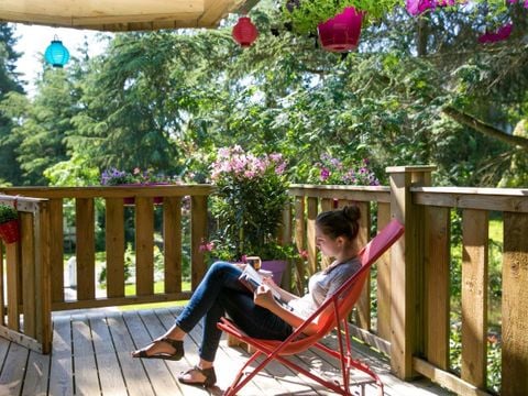 Hébergement 3 personnes - La Cabane du Voyage - Cabane sur pilotis 1 chambre - 24m² + terrasse 16m²