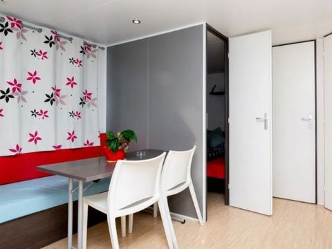 MOBILHOME 4 personnes - MH2 Confort 27 m², avec sanitaires