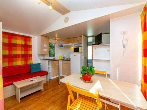 MOBILHOME 4 personnes - MH2 Confort 27 m² + clim, avec sanitaires