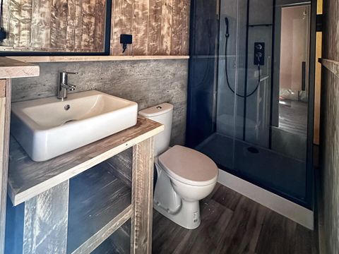 Tente en toile et en bois 4 personnes - Wood Lodge Premium Spa