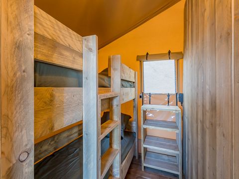 Tente en toile et en bois 4 personnes - Wood Lodge Premium Spa