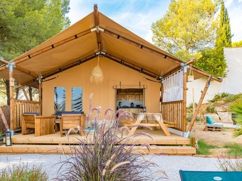 Tente en toile et en bois 4 personnes - Wood Lodge Premium Spa