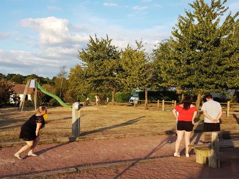 Camping Au Lac d'Hautibus - Camping Deux-Sevres