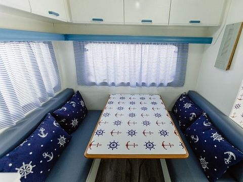 CARAVANE 4 personnes - 03 ANCLA