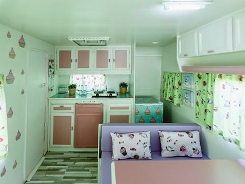 CARAVANE 4 personnes - ROSE CUPCAKE, sans sanitaires