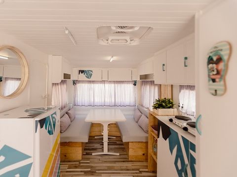 CARAVANE 4 personnes - 37 RAINBOW