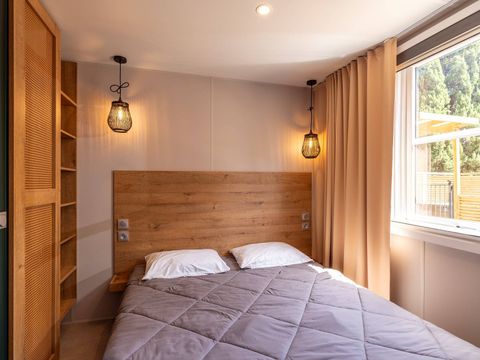 Mobilhome 6 personnes - Mobil-home | Ultimate | 3 Ch. | 6 Pers. | Terrasse surélevée | Jacuzzi | 2 SDB | Clim.