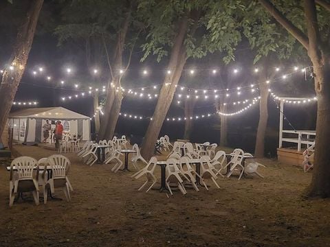 Camping Paradis Bellerive - Camping Gard