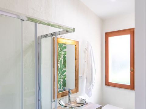 STUDIO 3 personnes - GREEN HOME Studio (séjour avec kitchenette, lit double et lit d'enfant)