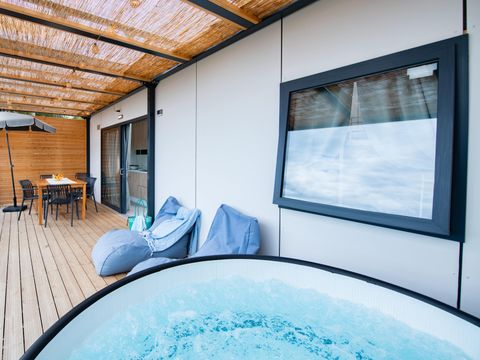 MOBILHOME 5 personnes - BEACHLUXE avec deux chambres et bain à remous