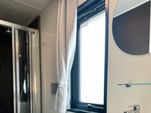 MOBILHOME 5 personnes - BEACHLUXE avec deux chambres et bain à remous
