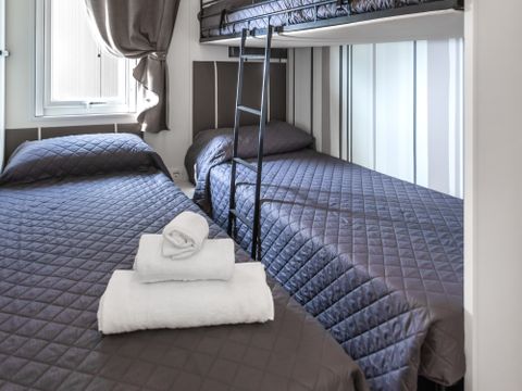 MOBILHOME 5 personnes - DREAM JACUZZI avec deux chambres à coucher