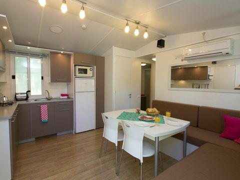 MOBILHOME 6 personnes - Classic | 3 Ch. | 4/6 Pers. | Terrasse surélevée | Clim