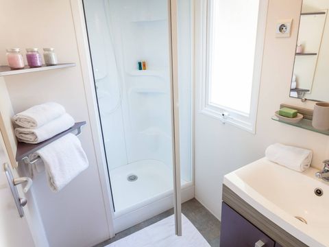 MOBILHOME 4 personnes -  Comfort | 2 Ch. | 4 Pers. | Terrasse surélevée | Clim.