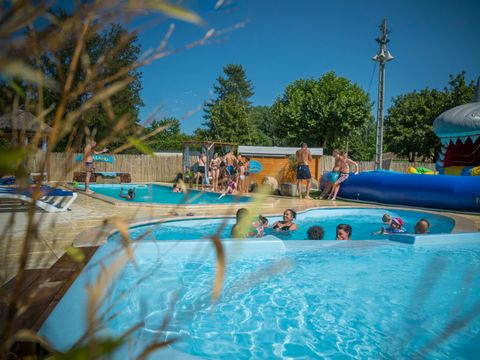 Camping Paradis FAMILY DES ISSOUX D'ARDECHE **** - Camping Ardeche - Image N°2