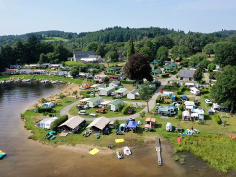 Emplacement - Forfait Confort (1 tente, caravane ou camping-car / 1 voiture / électricité 10A)