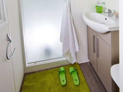 MOBILHOME 4 personnes - CLASSIQUE avec TV