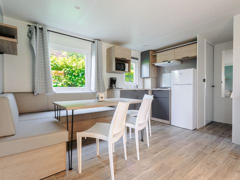 MOBILHOME 6 personnes - Mobil-home Grand Large 34.5m² (3 chambres) (- de 8 ans) + TV + Terrasse 4/6 pers