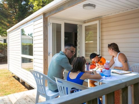 MOBILHOME 4 personnes - Mobil home Cottage intégré 27.5m² (2 chambres) (+ de 13 ans) + terrasse intégrée+ TV 4 pers