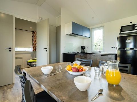 MOBILHOME 5 personnes - Mobil-home Evasion 28.5m² (2 chambres) (- de 9 ans) + TV + Terrasse 4/5 pers