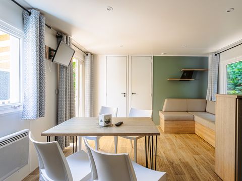 MOBILHOME 5 personnes - Mobil-home Evasion 28.5m² (2 chambres) (- de 9 ans) + TV + Terrasse 4/5 pers