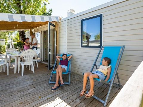 MOBILHOME 8 personnes - Mobil-home Sable 40m² (4 chambres) + TV + Terrasse couverte (+ de 8 ans) 8 pers