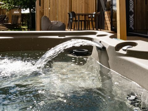 MOBILHOME 6 personnes - Mobil-home Premium 3 ch. avec spa (37m²) 4/6 pers