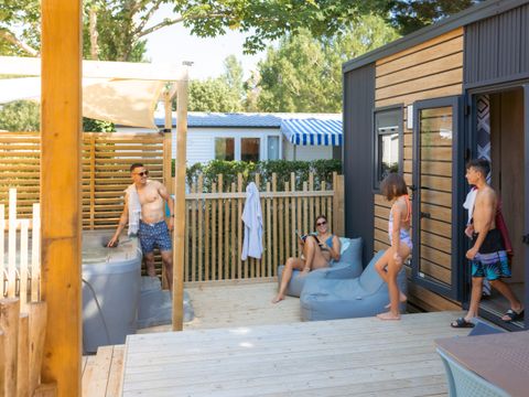 MOBILHOME 4 personnes - Mobil-home Premium 2ch. avec spa (33m²) 4 pers