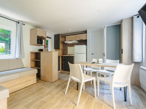 MOBILHOME 5 personnes - Mobil-home Evasion Plus 28.5m² (2 chambres) (- de 3 ans) + TV + Terrasse + Clim + Lave-vaisselle 4/5 pers