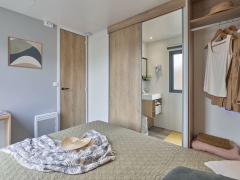 MOBILHOME 2 personnes - Mobil-home Plage Plus 18.6m² (- de 3 ans) (1 chambre) + TV + Clim + Lave-vaisselle 2 pers