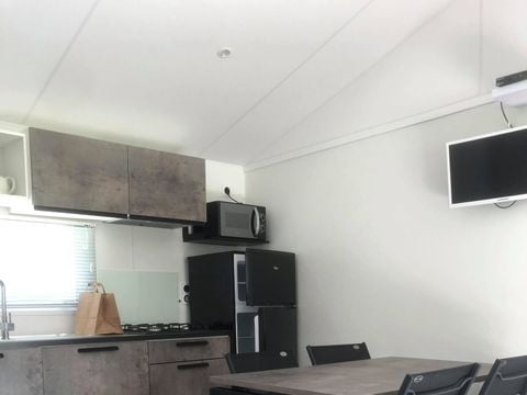 MOBILHOME 4 personnes - Nirvana Duo 33m² 2 salles d'eau/terrasse semi couverte. 