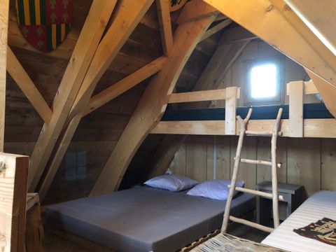 HÉBERGEMENT INSOLITE 4 personnes - LE GRENIER PHILIBERT