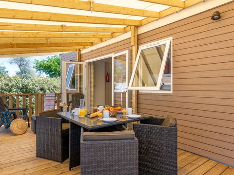 MOBILHOME 6 personnes - Premium | 3 Ch. | 6 Pers. | Terrasse surélevée | 2 SDB | Clim.