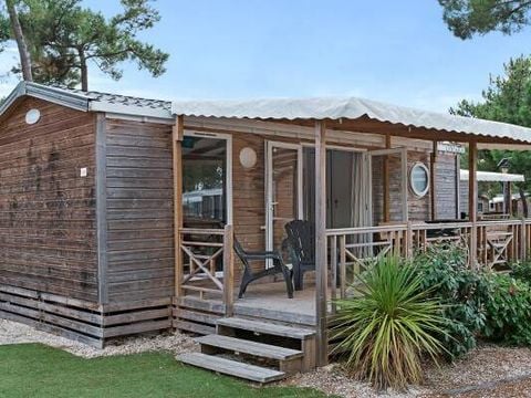 MOBILHOME 6 personnes - Comfort | 2 Ch. | 4/6 Pers. | *Terrasse surélevée *| 1 SDB | Clim.
