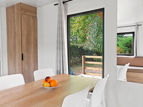 MOBILHOME 4 personnes -  Premium | 2 Ch. | 4 Pers. | Terrasse surélevée | 2 SDB | Clim. | TV