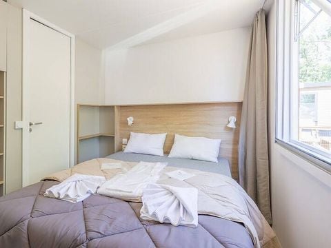 MOBILHOME 6 personnes - Mobil-home | Ultimate | 3 Ch. | 6 Pers. | Terrasse surélevée | 2 SDB | Clim. | TV