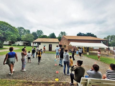 Camping Le Moulin Des Effres **** - Camping Deux-Sèvres