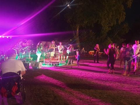 Camping Le Moulin Des Effres **** - Camping Deux-Sèvres
